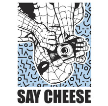 Spider-Man mit Kamera, Text: Say Cheese