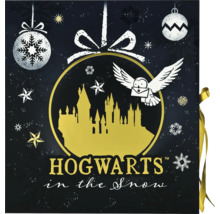 Dekoratives Geschenkpapier mit Hogwarts-Motiv im Winterdesign