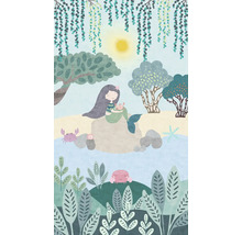 Illustration einer Meerjungfrau mit Krabben am Strand unter Bäumen und der Sonne.