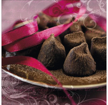 Schokoladentrüffel auf einem Teller mit Schleife