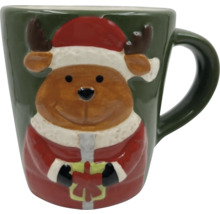Tasse mit Elchmotiv und Weihnachtsmannmütze