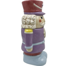 Dekorative Nussknackerfigur aus Keramik