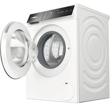 Weiße Waschmaschine mit geöffneter Tür