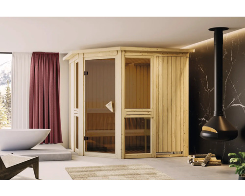 Innensauna aus Holz mit Glaselementen in einem Badezimmer mit Badewanne und Kaminofen