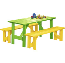 Kindersitzgruppe aus Holz mit Tisch und zwei Bänken