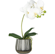 Künstliche Orchidee im silberfarbenen Topf
