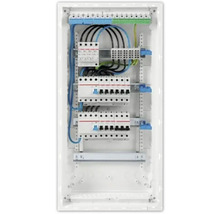 Verdrahteter Verteilerkasten mit Sicherungen und Stromkreisen