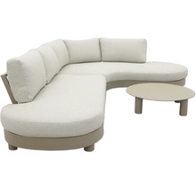 Runde Gartenlounge mit Kaffeetisch