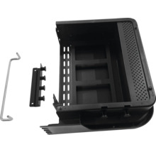 Schwarzer, leerer Grilleinsatz mit Zubehör für Holzkohlegrills