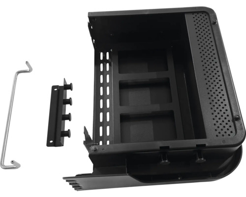 Schwarzer, leerer Grilleinsatz mit Zubehör für Holzkohlegrills