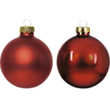 Zwei rote Weihnachtskugeln mit Aufhängern