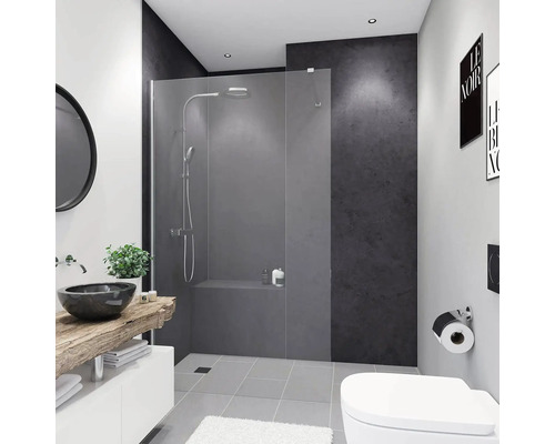 Modernes Badezimmer mit Dusche, Waschbecken und Toilette