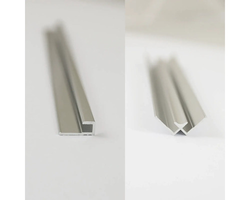 BREUER Profil-Set 1 Express Q72 für Rückwand silber Länge 255 cm 1 Eckprofil und 2 Endprofile 1446001000205 Zwei Ansichten eines Aluminiumprofils