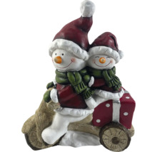 Dekofigur: Zwei Schneemänner auf Holzschlitten mit Geschenk
