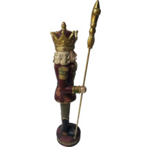Nussknacker Figur mit Krone und Stab