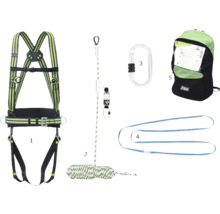 Absturzsicherungsset mit Auffanggurt, Seil, Karabiner, Verbindungsmittel und Rucksack.