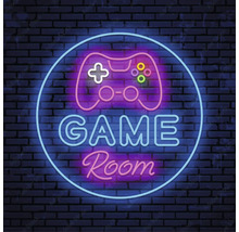 Neonzeichen mit der Aufschrift Game Room und einem Controller-Symbol auf einer Ziegelwand