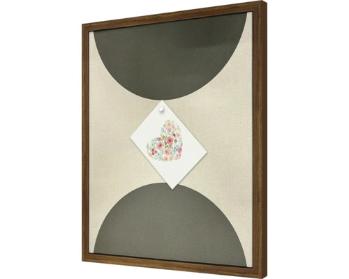 Dekoratives Wandbild mit geometrischem Muster und angehefteter Notiz