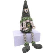 Dekorative Elfenfigur mit gestreiften Beinen und Herz auf dem Hut