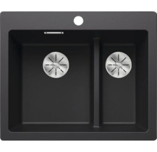 Schwarzes Spülbecken mit zwei Becken und Abflusssieben