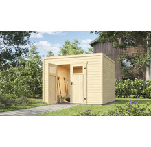 Holzgartenhaus mit geöffneten Türen in einem Garten