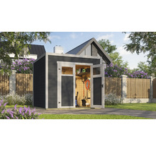 Gartenhaus mit geöffneten Doppeltüren und Gartengeräten