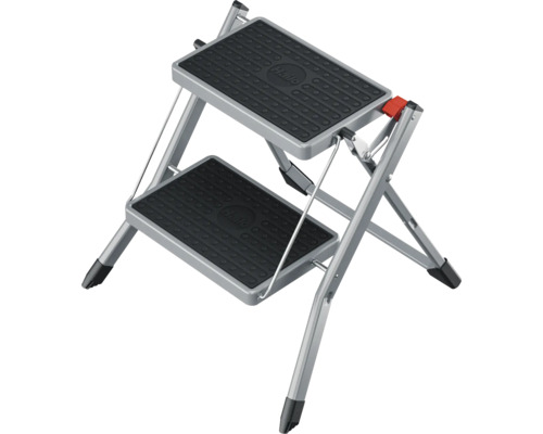 Zweistufige Haushaltsleiter aus Aluminium mit zwei Stufen