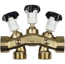 Messingverteiler mit drei Ventilen zur Steuerung des Flüssigkeitsflusses