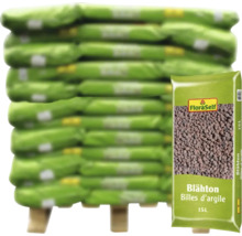 Stapel Säcke mit Blähtonerde und eine einzelne Packung Blähton von FloraSelf