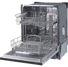 Geöffneter Geschirrspüler mit Körben