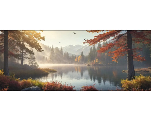 Malerische Landschaft mit See, Bäumen und Bergen im Hintergrund