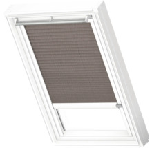 Dachfenster mit Plissee zur Lichtregulierung.