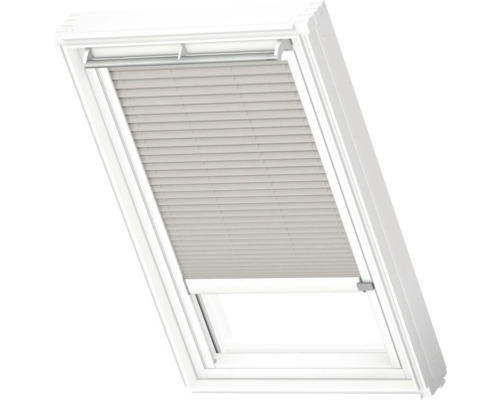 Dachfenster mit Plissee-Rollo