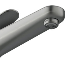 Detailaufnahme einer Armatur aus Metall