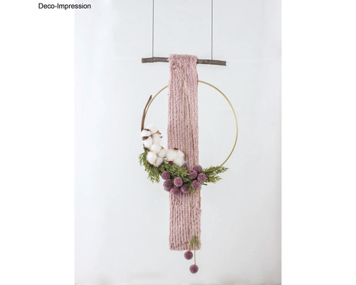 Dekorativer Wandbehang mit Ring, Textilband, Pflanzen, Baumwolle und Beeren