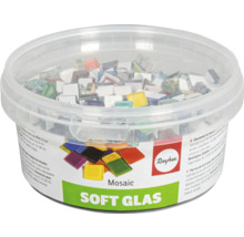 Mosaiksteine aus Glas in einer transparenten Dose