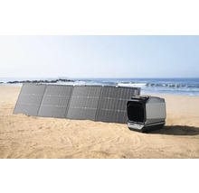 Solarmodul und tragbare Stromversorgung am Strand