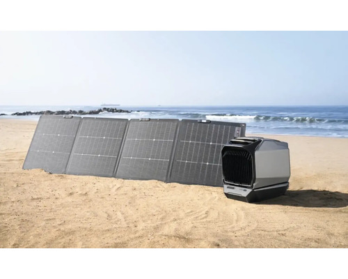Solarmodul und tragbare Stromversorgung am Strand