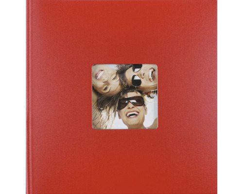 Rotes Fotoalbum mit Ausschnitt für ein Foto auf dem Cover