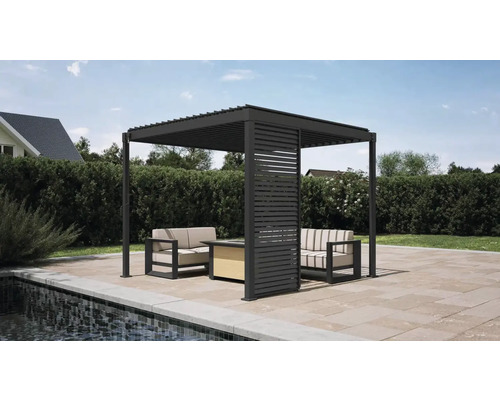 Pergola mit Sitzgruppe im Garten