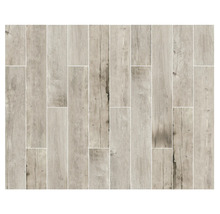 Fliesen in Holzoptik für Boden und Wand