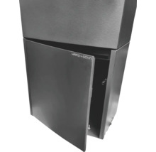 Briefkasten mit geöffneter Tür