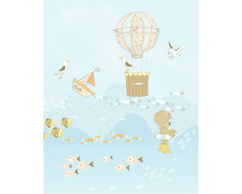 Illustration mit Heißluftballon, Boot, Möwen, Fischen und Bär mit Schwimmreifen