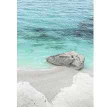 Strand mit Felsen und Meer
