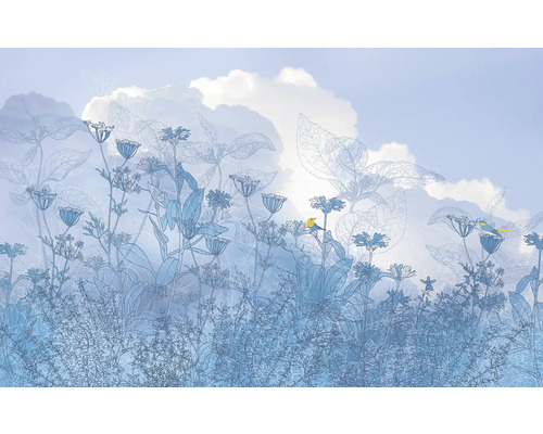 Tapete mit Blumenmuster und Vogelmotiven vor einem Himmel mit Wolken