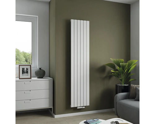 Vertikaler Heizkörper im Wohnzimmer