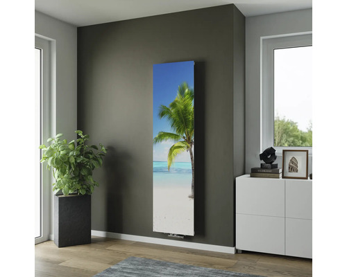 Raum mit einem Heizkörper mit einem Strandmotiv