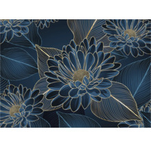 Blumenmuster mit Blättern und Blüten auf dunklem Grund