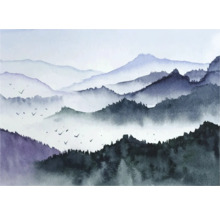 Aquarellmalerei mit Bergen und Vogelschwarm