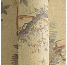 Tapetenrolle mit floralem Muster